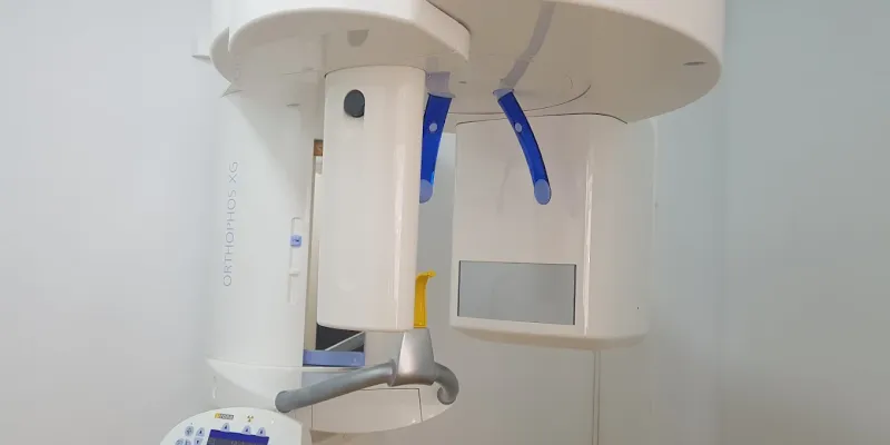 On-site 3D CT dental scanner at Gardents clinic Playa de San Juan Alicante